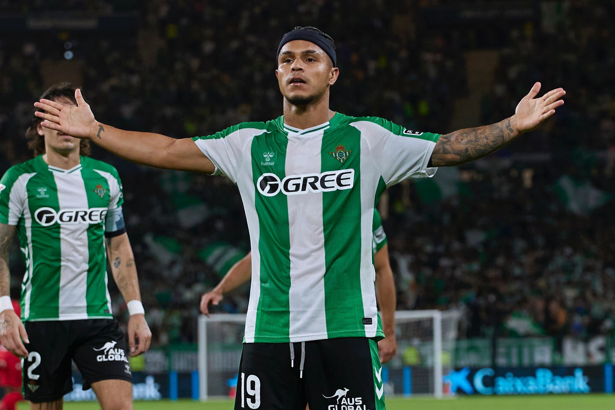 Betis 2–0 Osasuna, un golpe en media hora